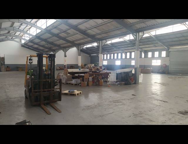 1,382M² WAREHOUSE TO LET IN EPPING INDUSTRIAL